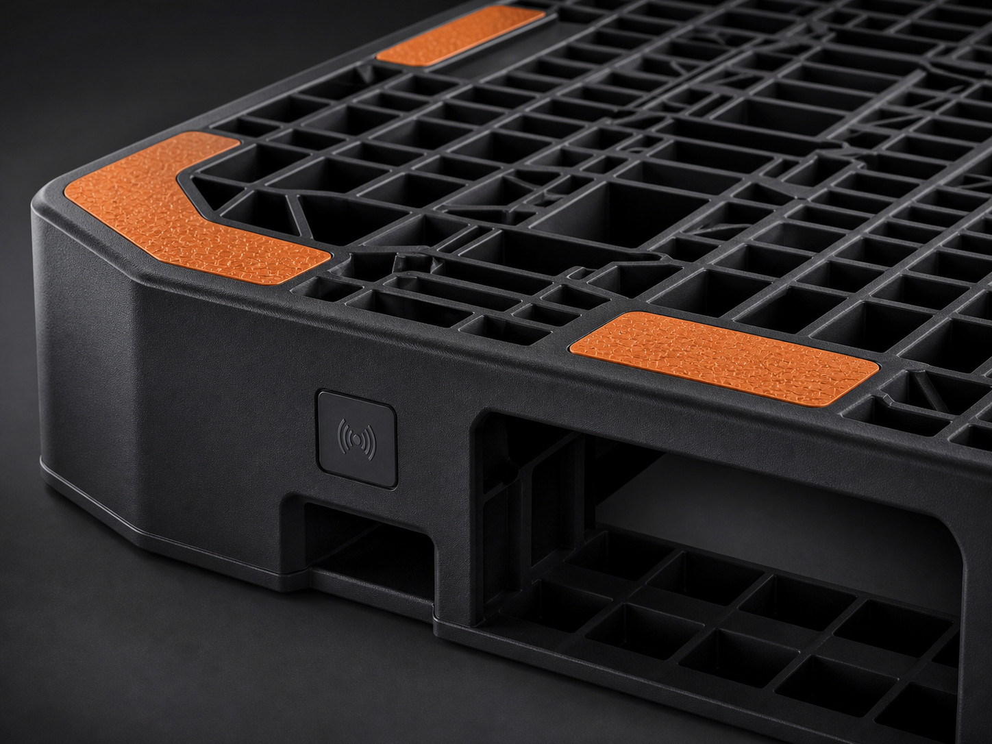 Custom anti-slip pads, safety rim and RFID pallet feature