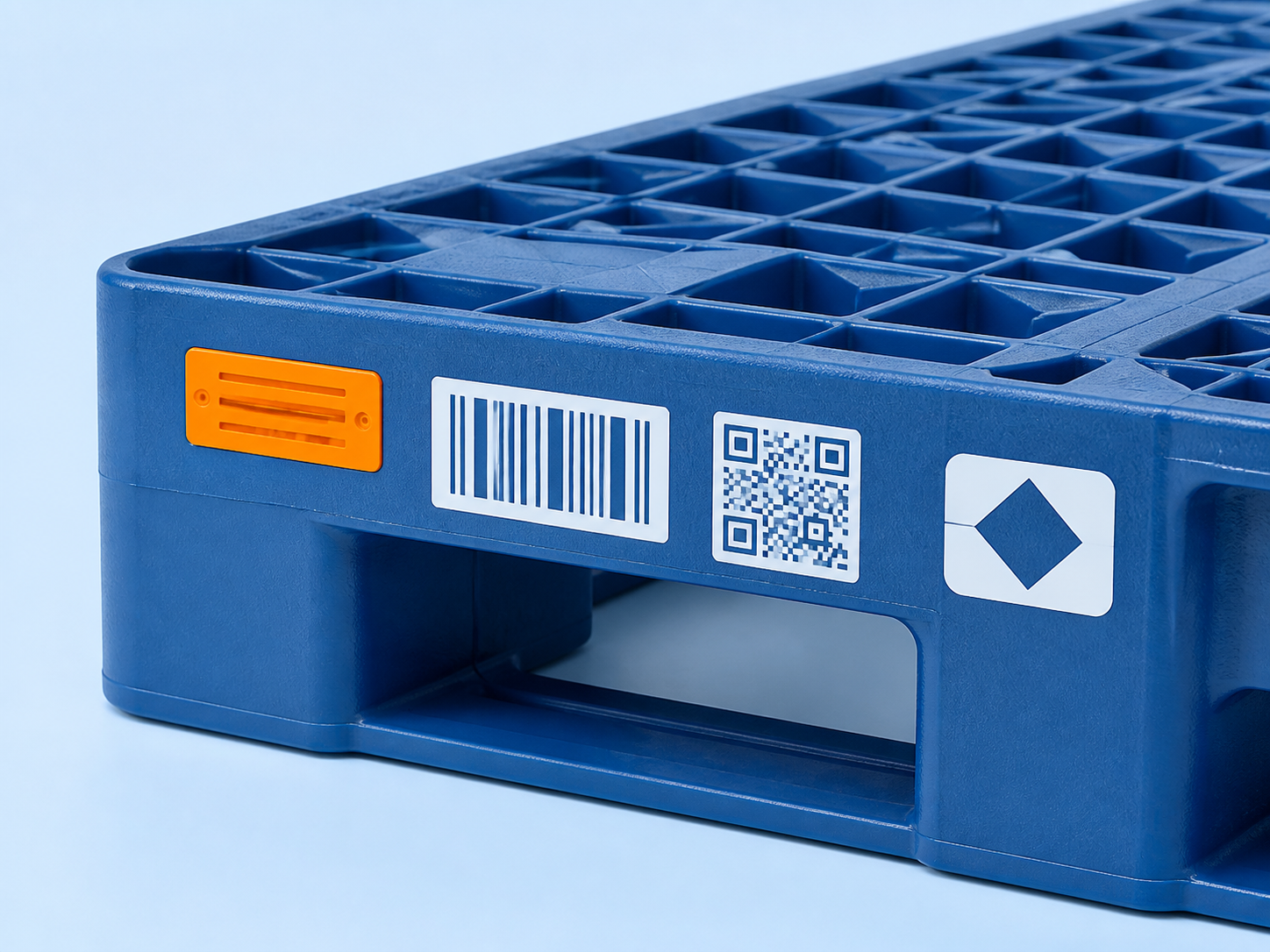 Barcode, QR code and identification options for plastic pallets