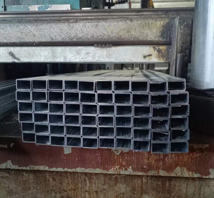 Controlled plastic pallet molding and assembly